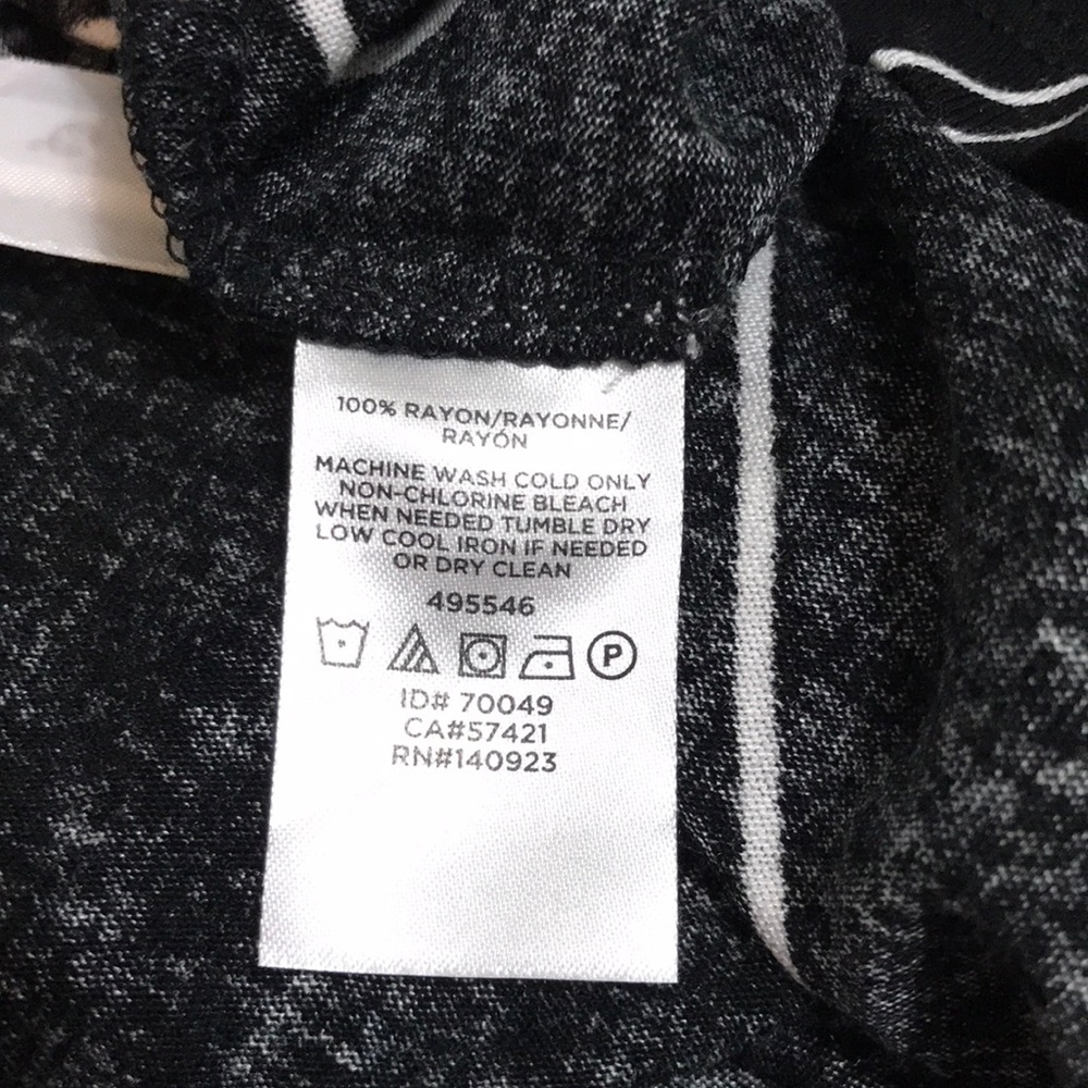Like new! Loft Black & white Maxi Dress - Picture 3 of 3